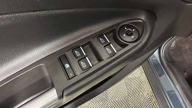 2019 Sea Green Ford Escape SE FWD SUV