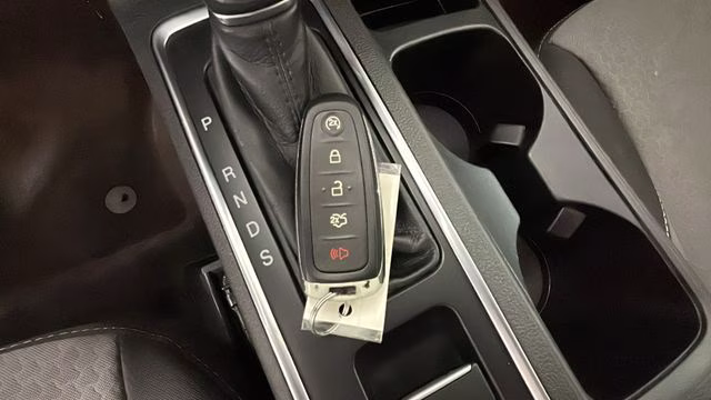 2019 Sea Green Ford Escape SE FWD SUV
