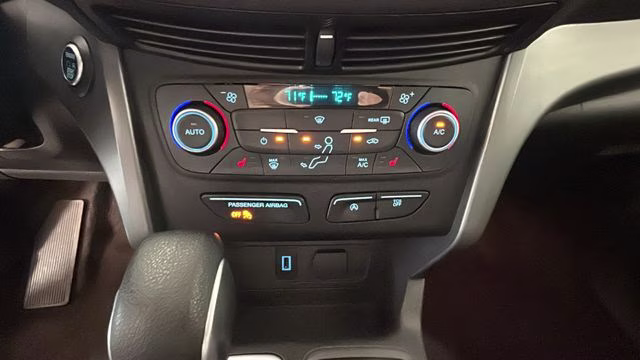 2019 Sea Green Ford Escape SE FWD SUV