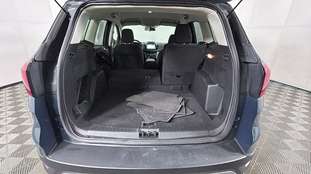 2019 Sea Green Ford Escape SE FWD SUV