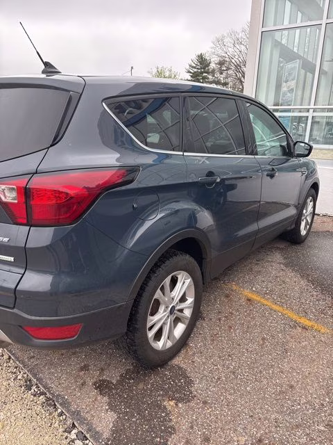 2019 Sea Green Ford Escape SE FWD SUV