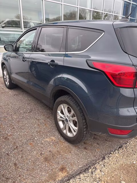 2019 Sea Green Ford Escape SE FWD SUV