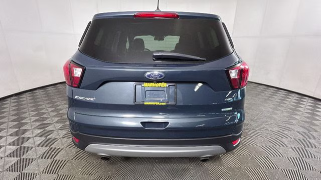 2019 Sea Green Ford Escape SE FWD SUV