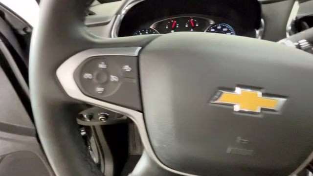 2023 Mosaic Black Metallic Chevrolet Traverse LT FWD SUV