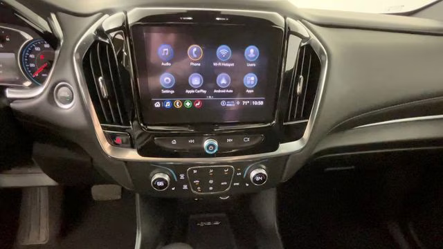 2023 Mosaic Black Metallic Chevrolet Traverse LT FWD SUV