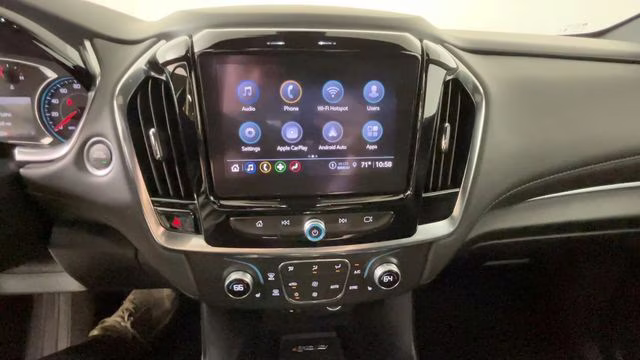 2023 Mosaic Black Metallic Chevrolet Traverse LT FWD SUV
