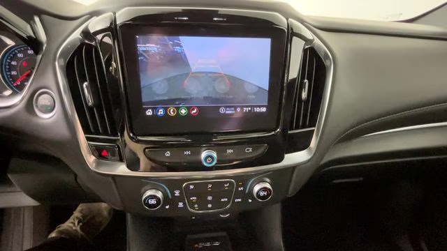 2023 Mosaic Black Metallic Chevrolet Traverse LT FWD SUV