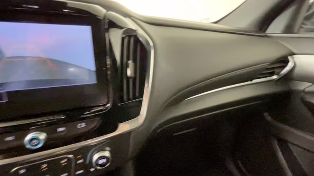 2023 Mosaic Black Metallic Chevrolet Traverse LT FWD SUV