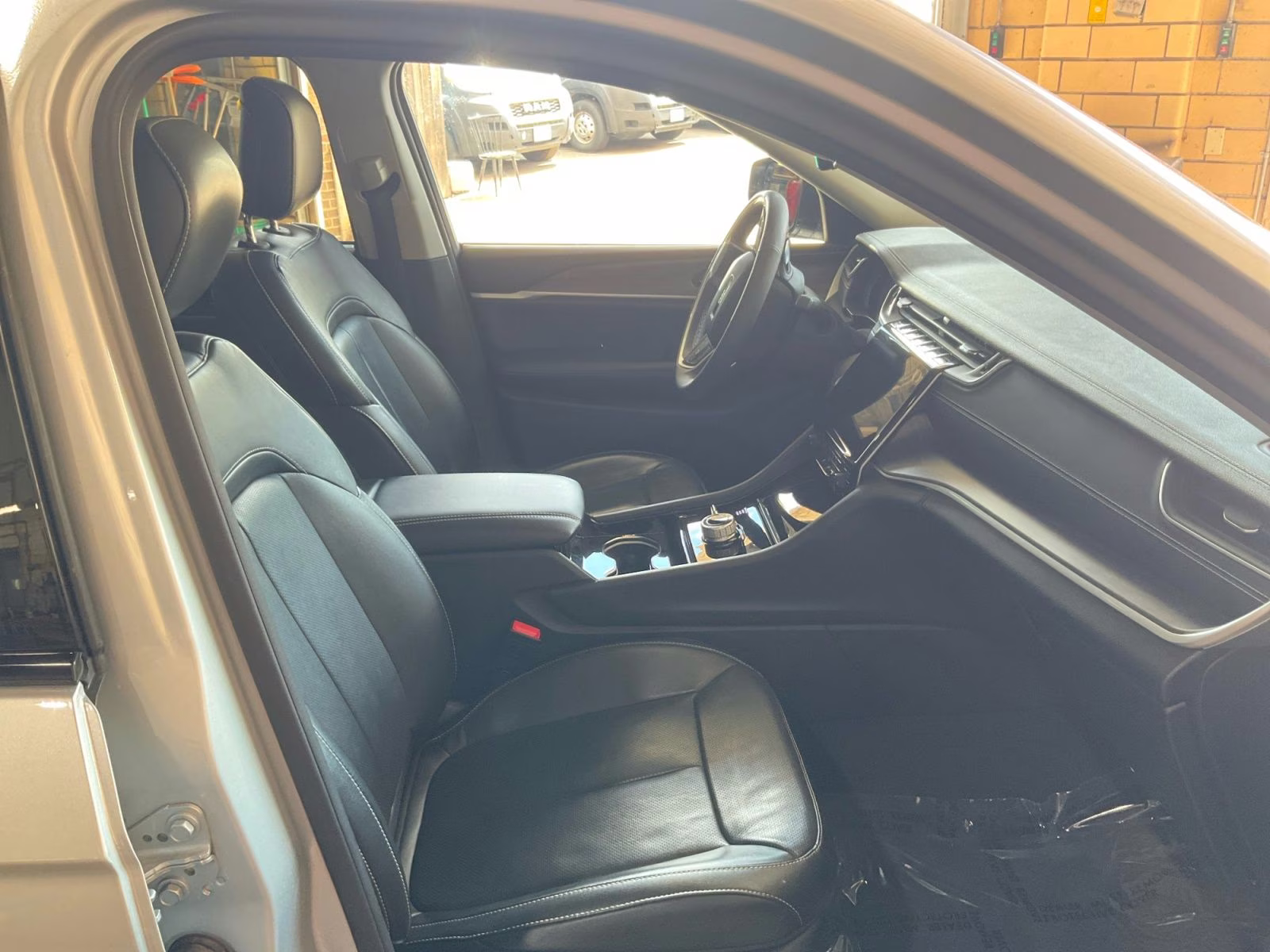 2023 Silver Zynith Jeep Grand Cherokee Limited 4X4 SUV