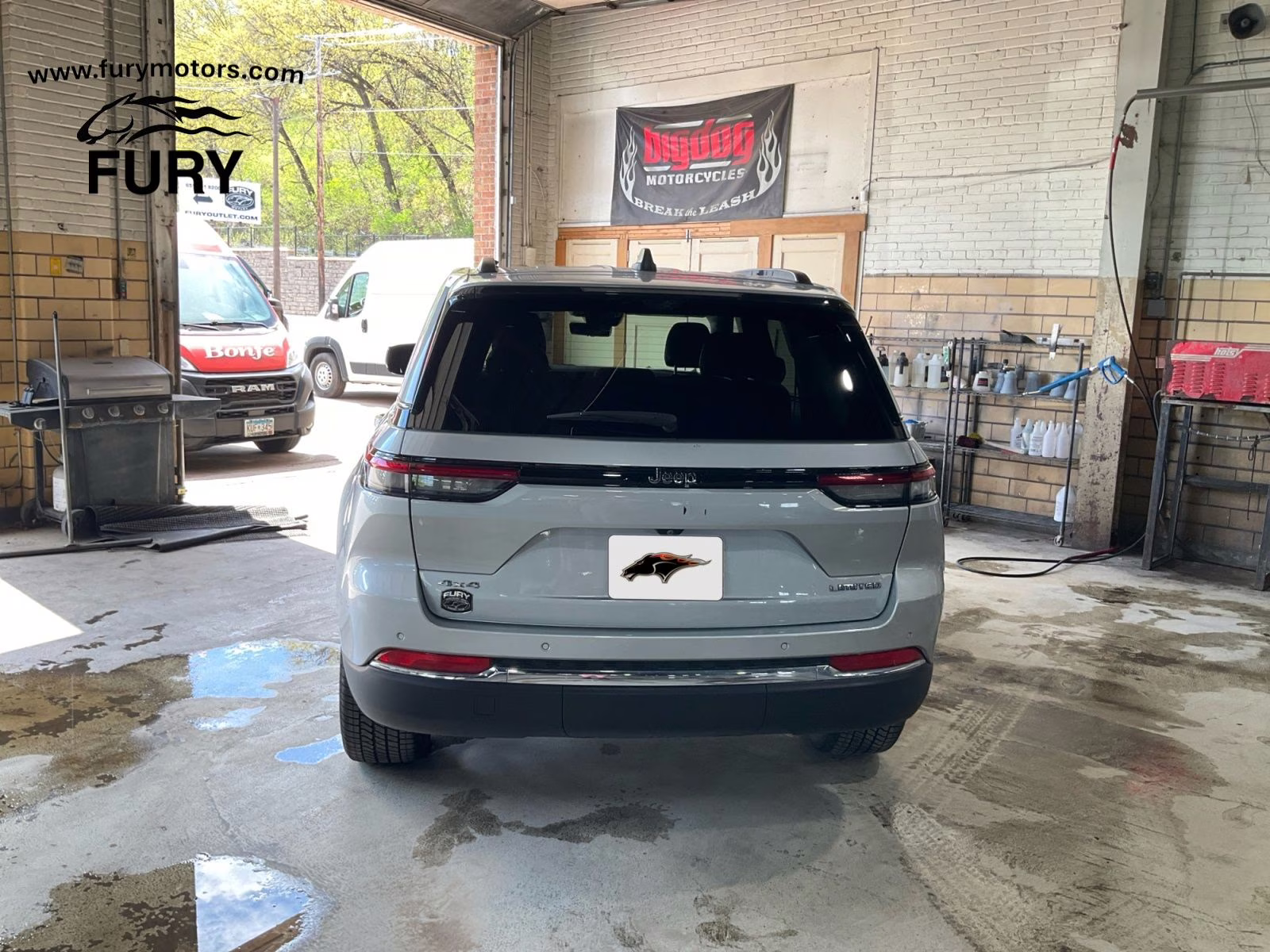 2023 Silver Zynith Jeep Grand Cherokee Limited 4X4 SUV