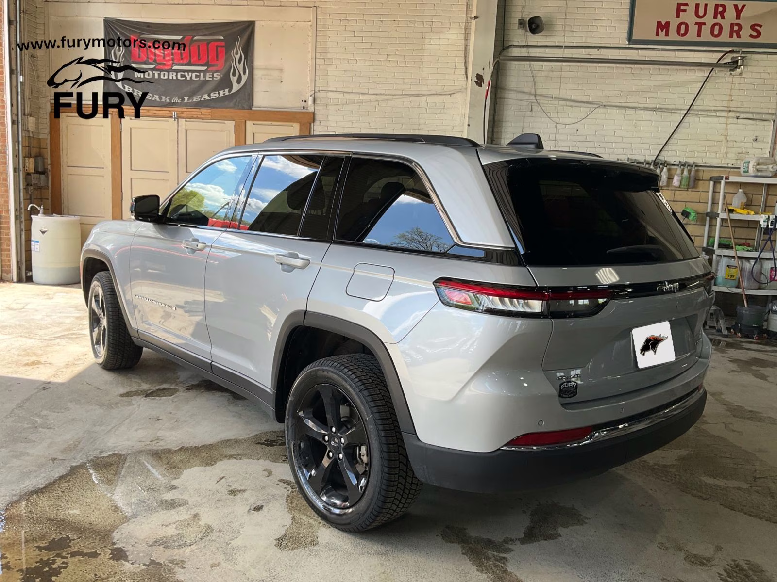 2023 Silver Zynith Jeep Grand Cherokee Limited 4X4 SUV