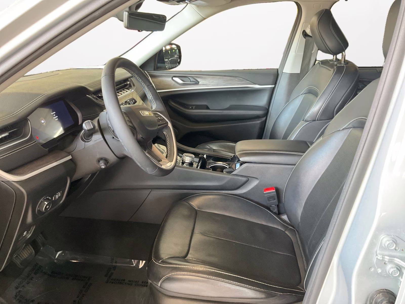 2023 Silver Zynith Jeep Grand Cherokee Limited 4X4 SUV