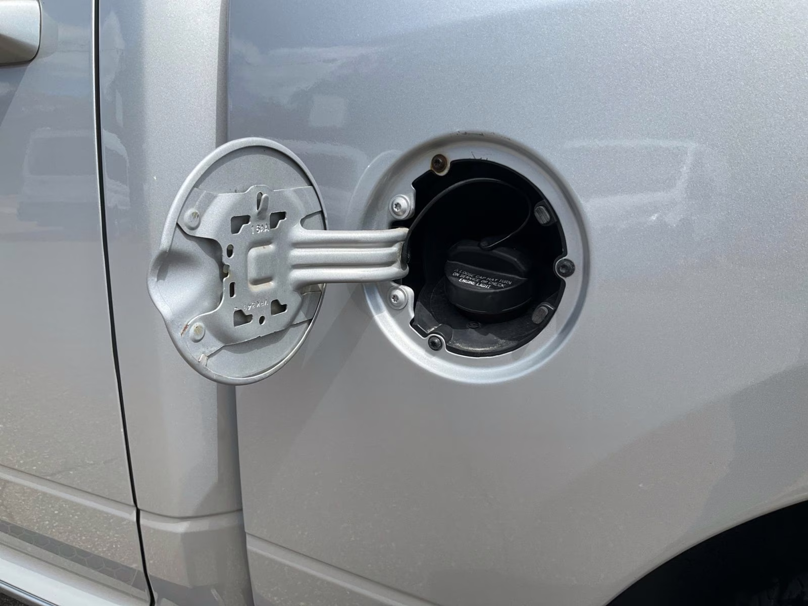 2016 Bright Silver Clearcoat Metallic Ram 1500 Big Horn 4X4 Truck