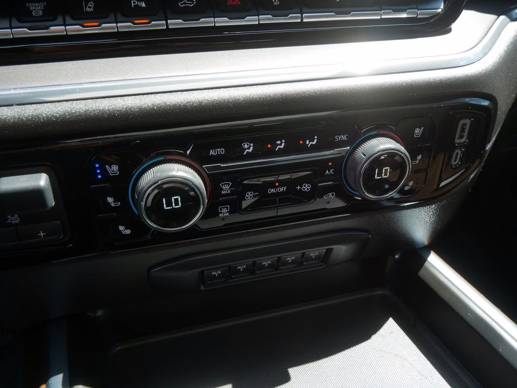 2024 Summit White Chevrolet Silverado 3500HD High Country 4X4 Truck
