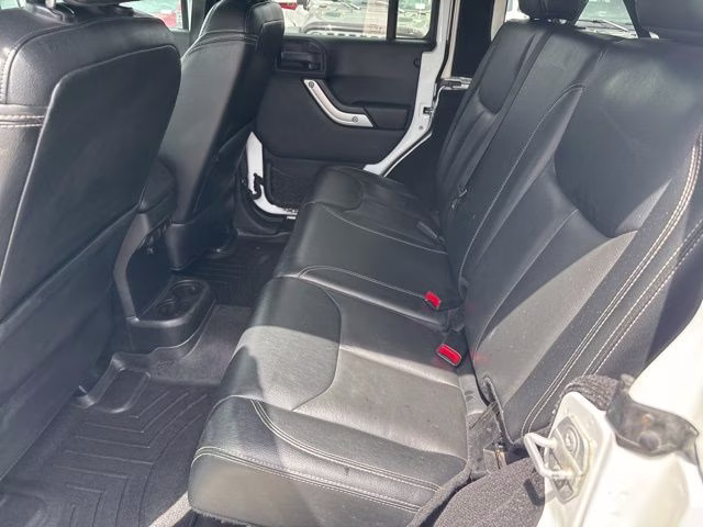 2016 Bright White Clearcoat Jeep Wrangler Unlimited Sahara 4X4 SUV
