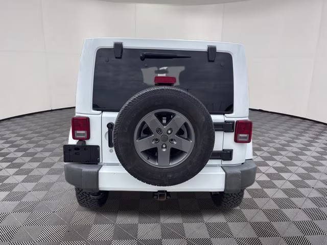 2016 Bright White Clearcoat Jeep Wrangler Unlimited Sahara 4X4 SUV
