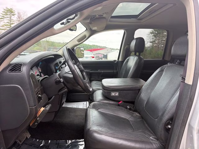 2005 Silver Dodge Ram 1500 SLT RWD Truck