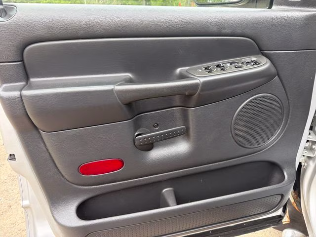 2005 Silver Dodge Ram 1500 SLT RWD Truck