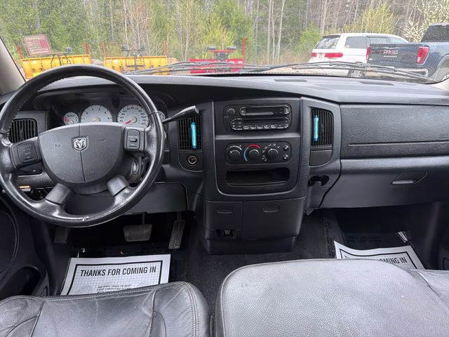 2005 Silver Dodge Ram 1500 SLT RWD Truck