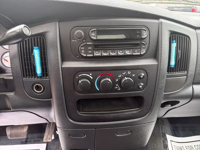 2005 Silver Dodge Ram 1500 SLT RWD Truck
