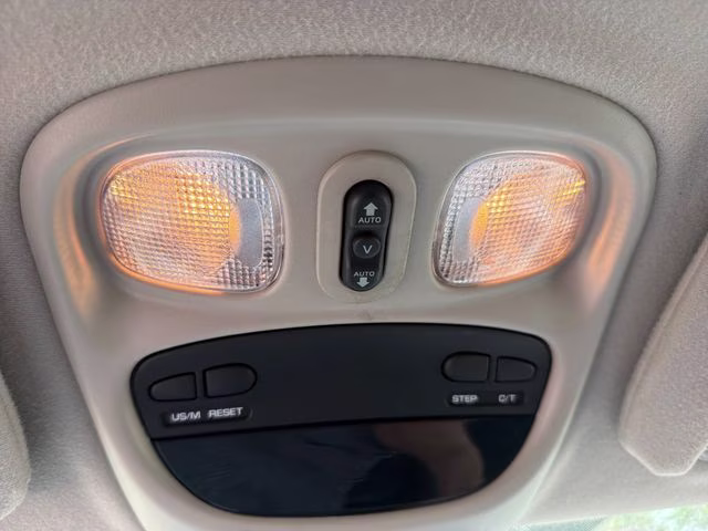 2005 Silver Dodge Ram 1500 SLT RWD Truck
