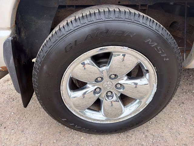 2005 Silver Dodge Ram 1500 SLT RWD Truck