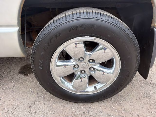 2005 Silver Dodge Ram 1500 SLT RWD Truck