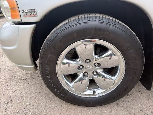 2005 Silver Dodge Ram 1500 SLT RWD Truck