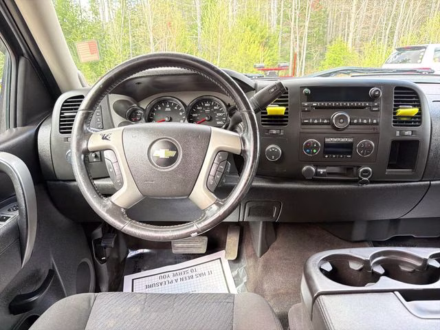 2013 Silver Ice Metallic Chevrolet Silverado 2500HD LT 4X4 Truck