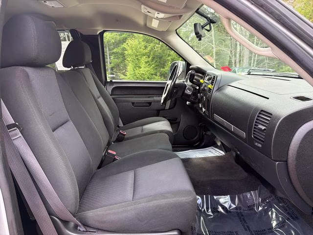 2013 Silver Ice Metallic Chevrolet Silverado 2500HD LT 4X4 Truck