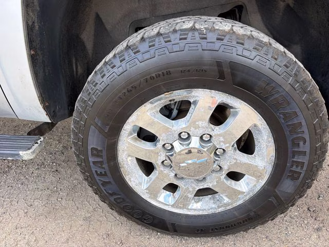 2013 Silver Ice Metallic Chevrolet Silverado 2500HD LT 4X4 Truck