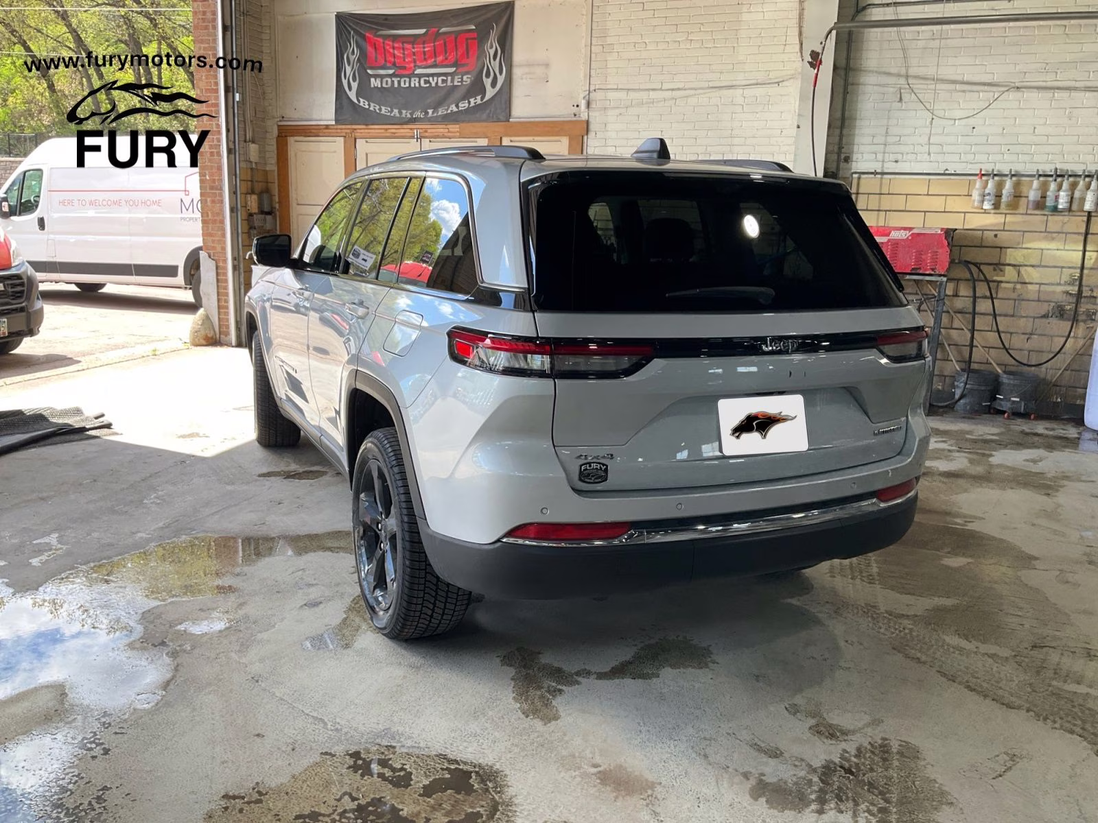2023 Silver Zynith Jeep Grand Cherokee Limited 4X4 SUV