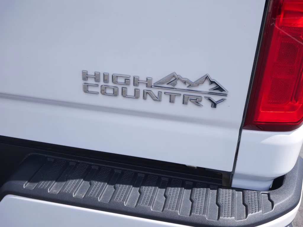 2024 Summit White Chevrolet Silverado 3500HD High Country 4X4 Truck