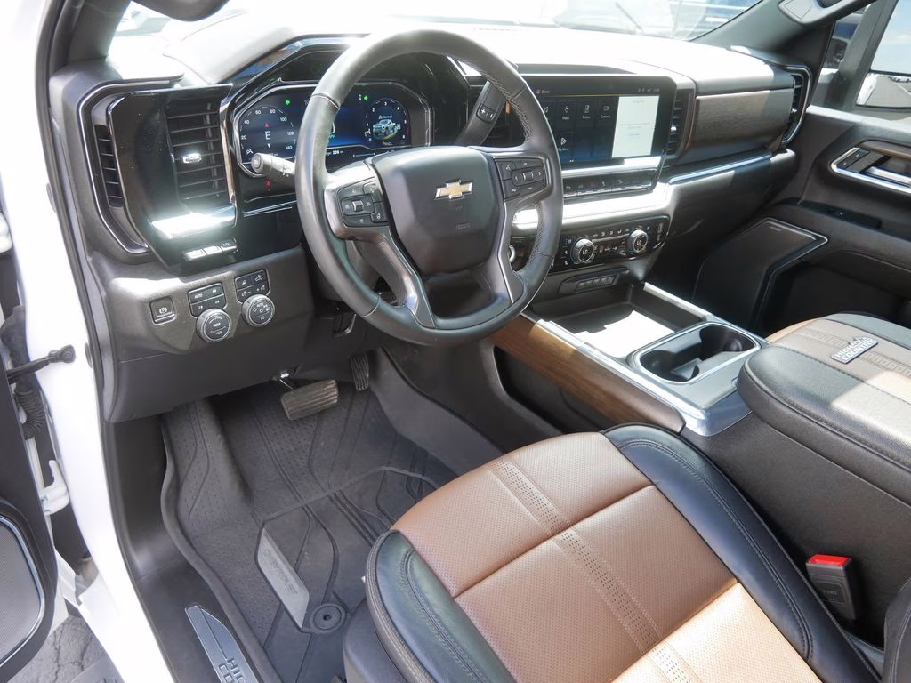 2024 Summit White Chevrolet Silverado 3500HD High Country 4X4 Truck