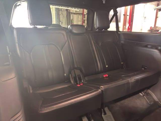 2018 White Platinum Metallic Tri-Coat Ford Expedition Max Limited 4X4 SUV