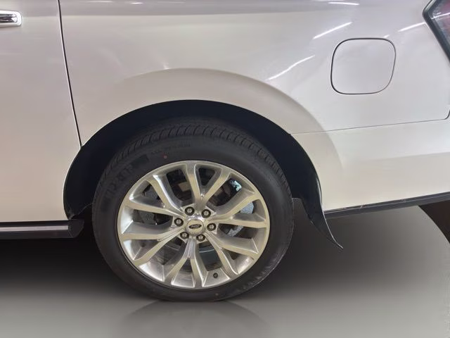 2018 White Platinum Metallic Tri-Coat Ford Expedition Max Limited 4X4 SUV