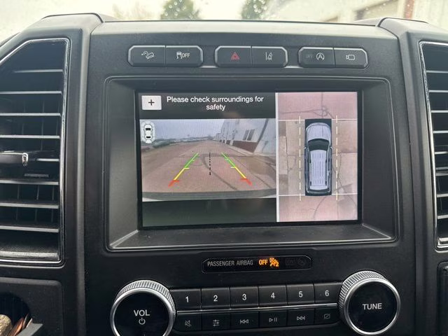 2018 White Platinum Metallic Tri-Coat Ford Expedition Max Limited 4X4 SUV