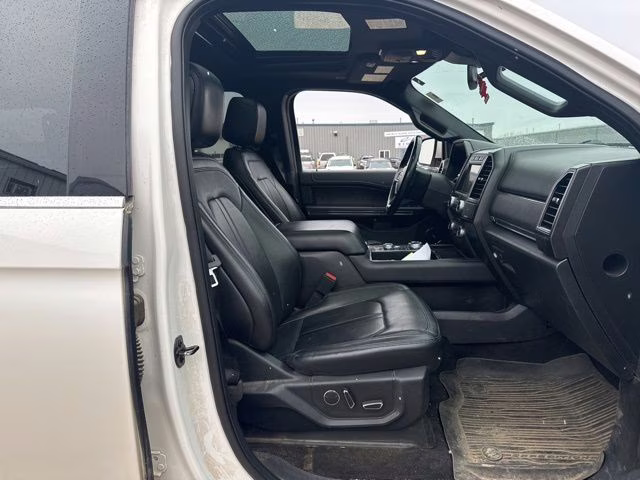 2018 White Platinum Metallic Tri-Coat Ford Expedition Max Limited 4X4 SUV