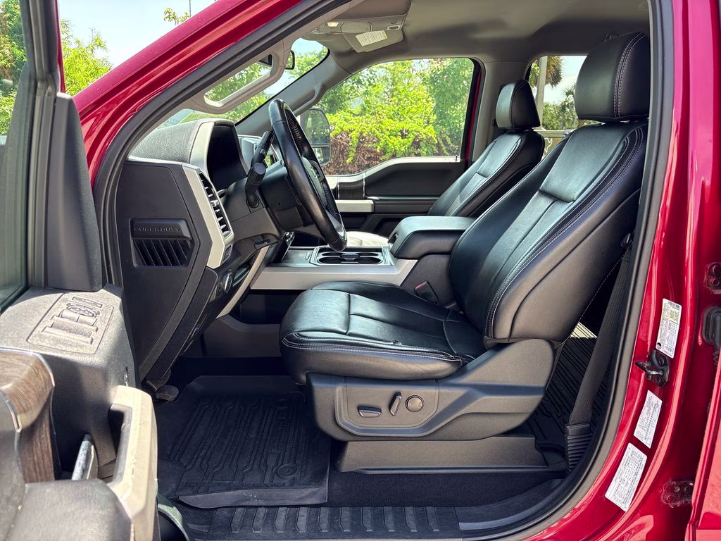 2021 Rapid Red Metallic Tinted Clearcoat Ford Super Duty F-250 SRW Lariat 4X4 Truck