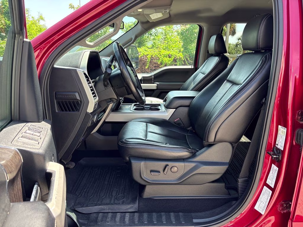 2021 Rapid Red Metallic Tinted Clearcoat Ford Super Duty F-250 SRW Lariat 4X4 Truck