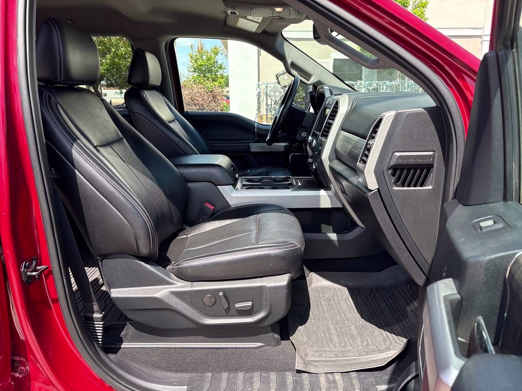 2021 Rapid Red Metallic Tinted Clearcoat Ford Super Duty F-250 SRW Lariat 4X4 Truck
