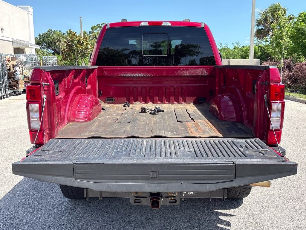 2021 Rapid Red Metallic Tinted Clearcoat Ford Super Duty F-250 SRW Lariat 4X4 Truck