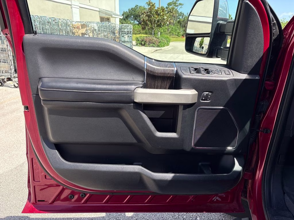 2021 Rapid Red Metallic Tinted Clearcoat Ford Super Duty F-250 SRW Lariat 4X4 Truck