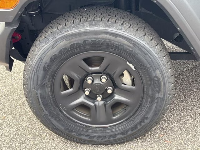 2024 Granite Crystal Metallic Clearcoat Jeep Wrangler Sport 4X4 Convertible
