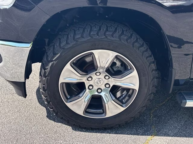 2023 Diamond Black Crystal Pearlcoat Ram 1500 Laramie 4X4 Truck