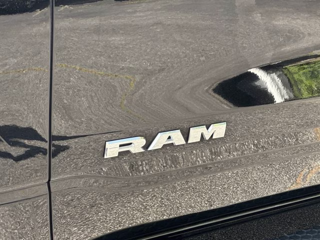 2023 Diamond Black Crystal Pearlcoat Ram 1500 Laramie 4X4 Truck