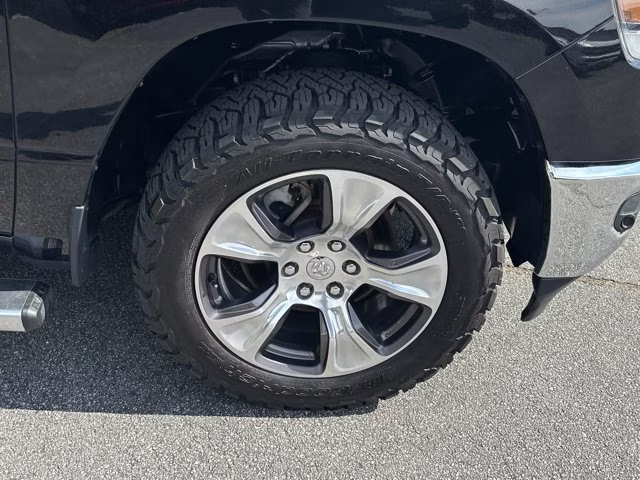2023 Diamond Black Crystal Pearlcoat Ram 1500 Laramie 4X4 Truck