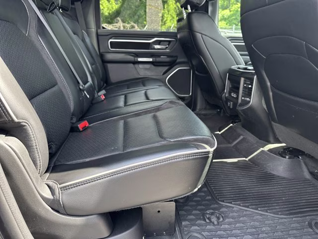2023 Diamond Black Crystal Pearlcoat Ram 1500 Laramie 4X4 Truck