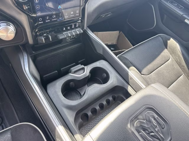 2023 Diamond Black Crystal Pearlcoat Ram 1500 Laramie 4X4 Truck