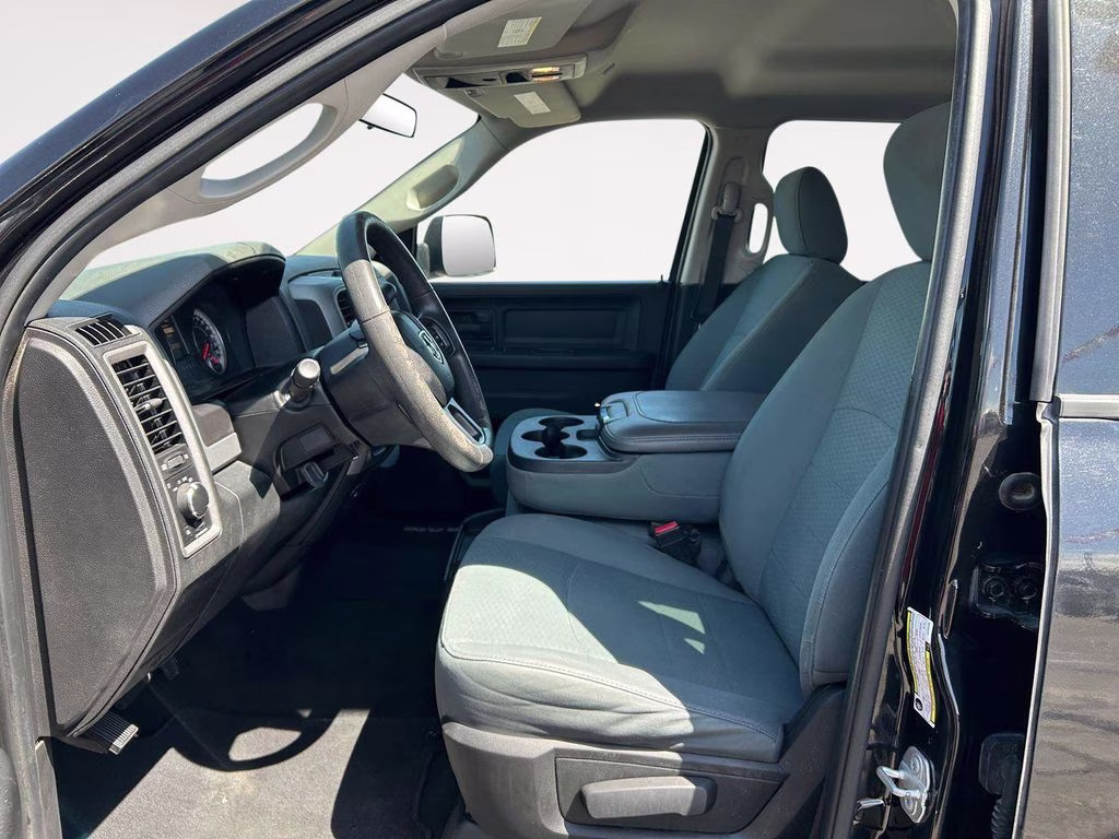 2018 Brilliant Black Crystal Pearlcoat Ram 2500 Tradesman 4X4 Truck